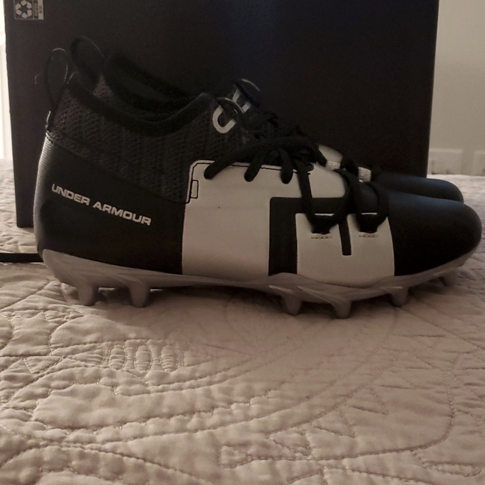Under Armour Cleats|5.5 Y|Black/Silver